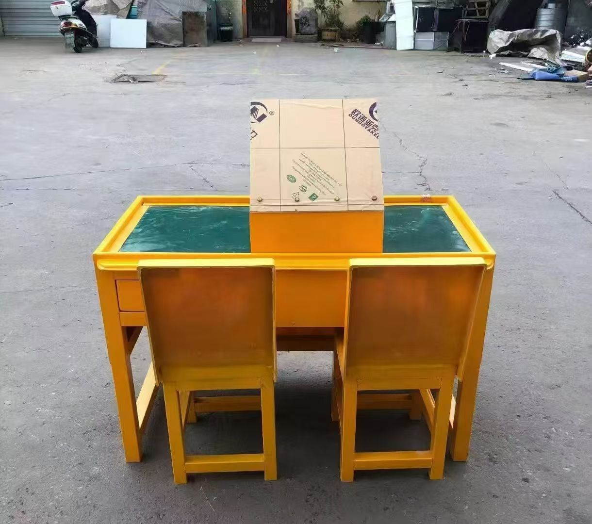 高州防静电导通桌井下煤矿火工品发放桌：危险品流转的安全守护者